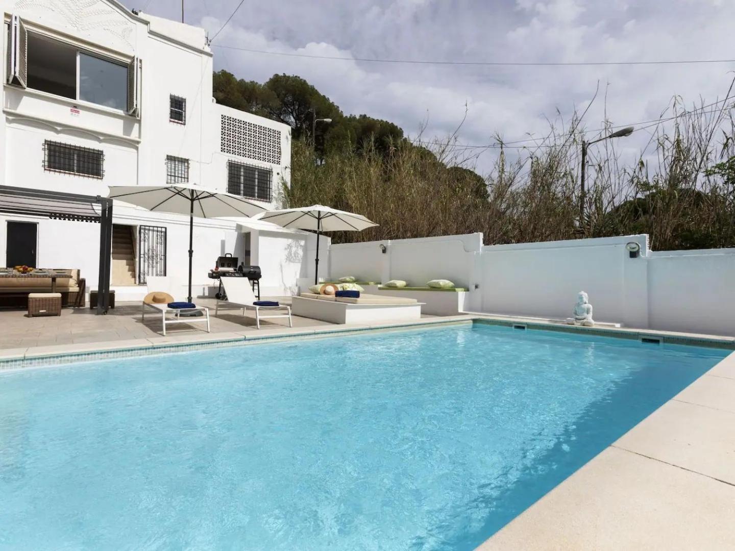 Casa Canyet Con Piscina A Un Paso De Barcelona Y La Playa Бадалона Экстерьер фото