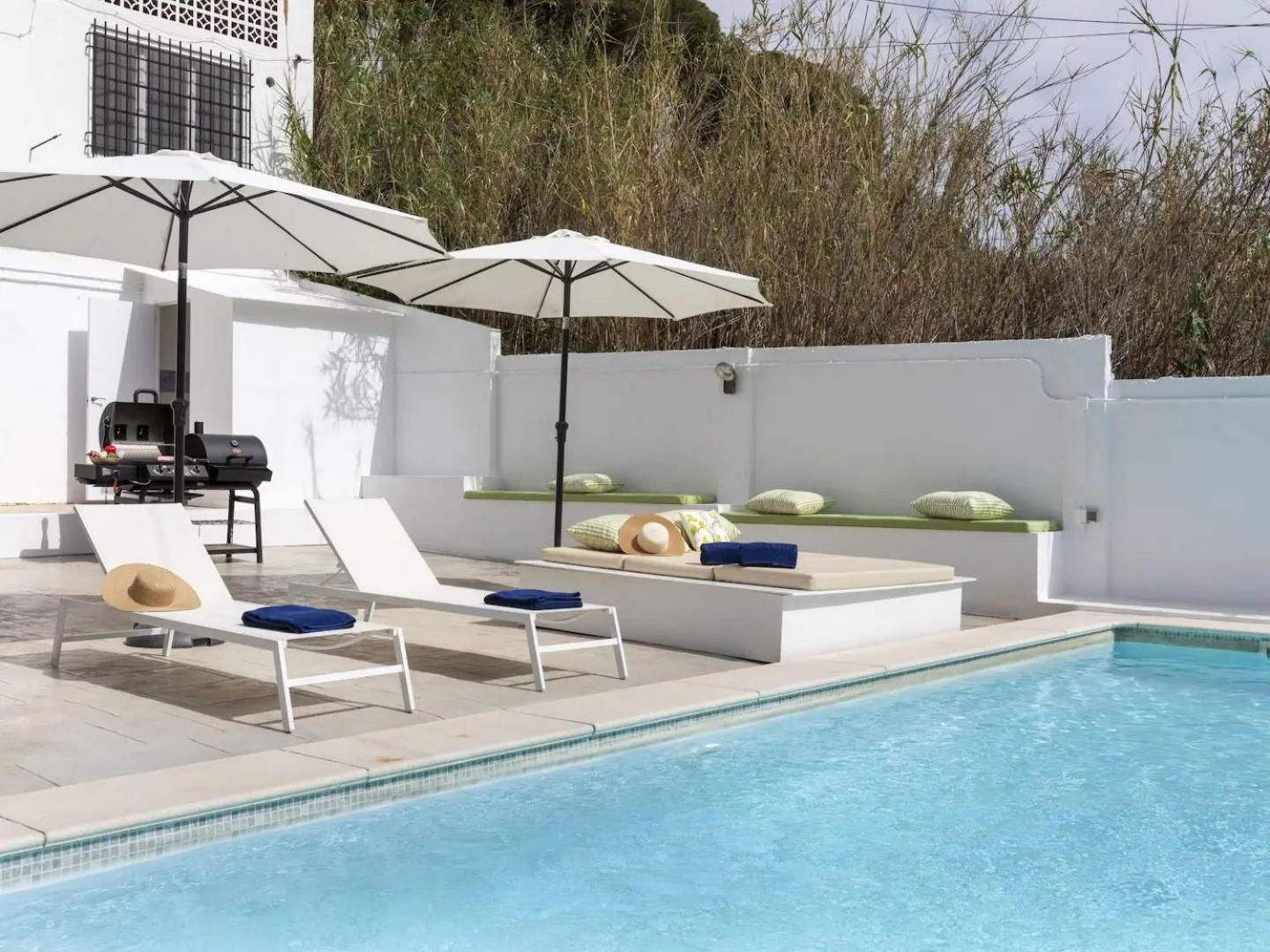 Casa Canyet Con Piscina A Un Paso De Barcelona Y La Playa Бадалона Экстерьер фото