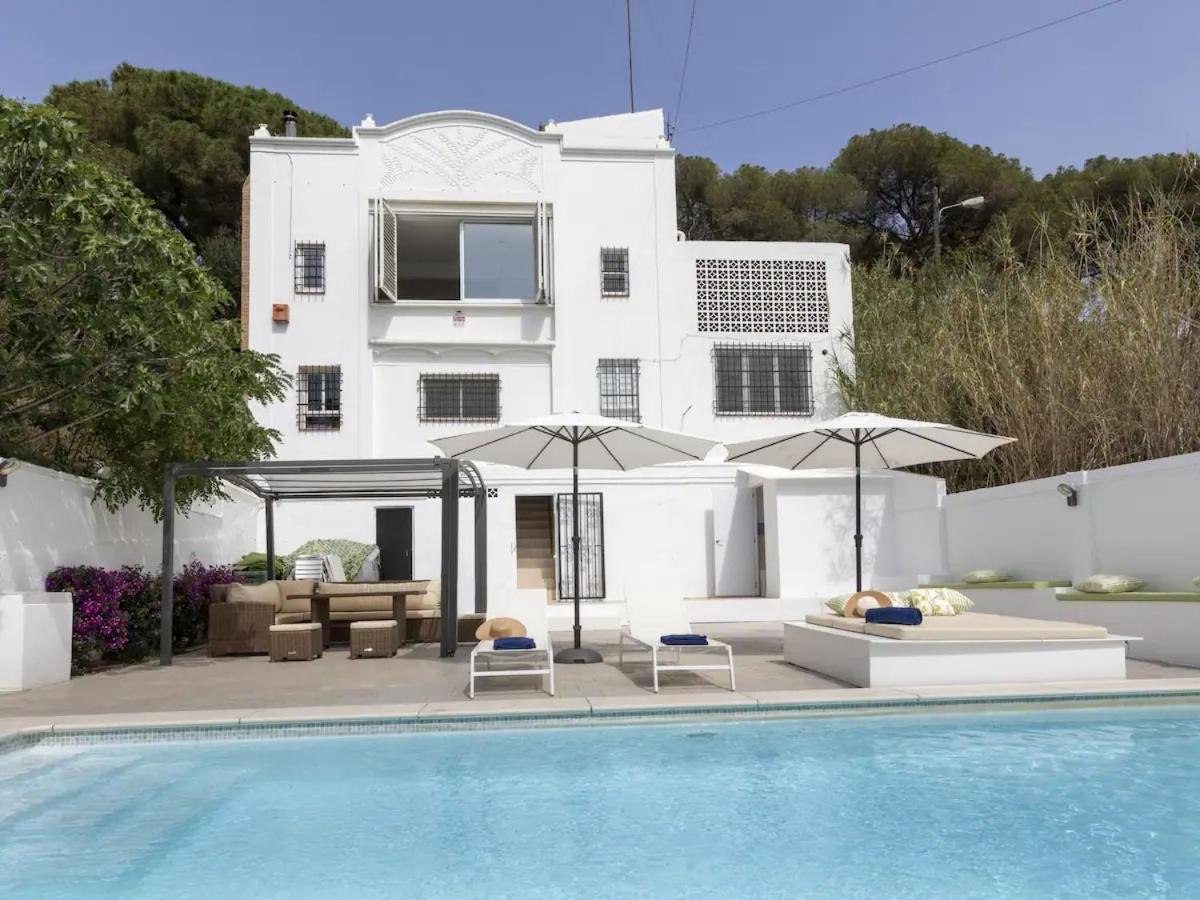 Casa Canyet Con Piscina A Un Paso De Barcelona Y La Playa Бадалона Экстерьер фото